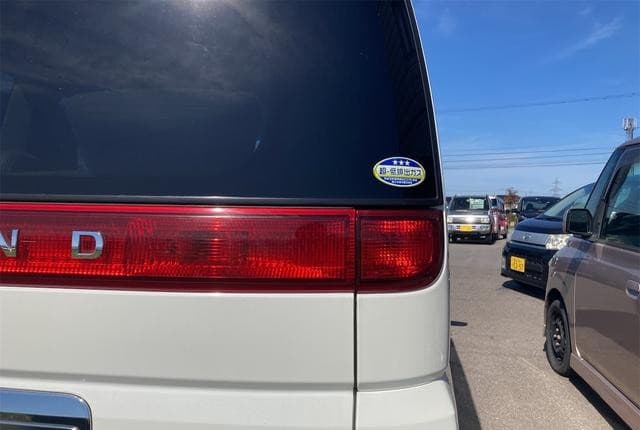 2003 Nissan Elgrand JDM car for sale — photo 9 of 25