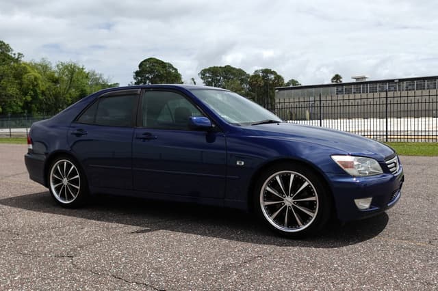 1998 Toyota Altezza JDM car for sale — photo 15 of 19