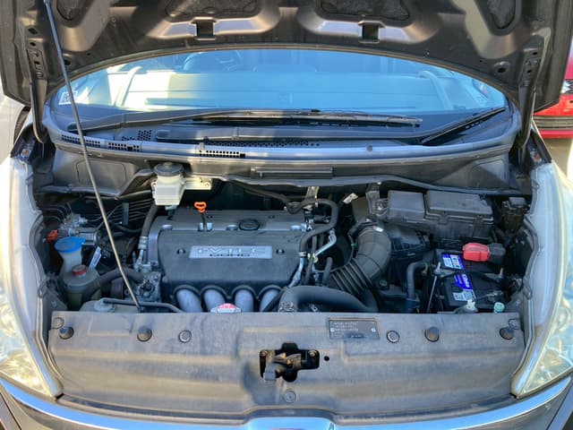 2007 Honda Stepwagon JDM car for sale — photo 7 of 8