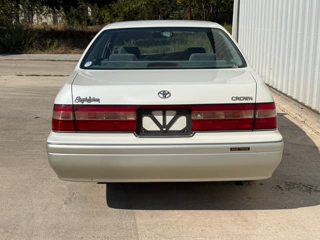 1996 Toyota Crown JDM car for sale — photo 8 of 20