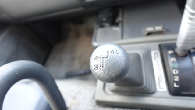 1994 Mitsubishi Delica JDM car for sale — photo 10 of 16