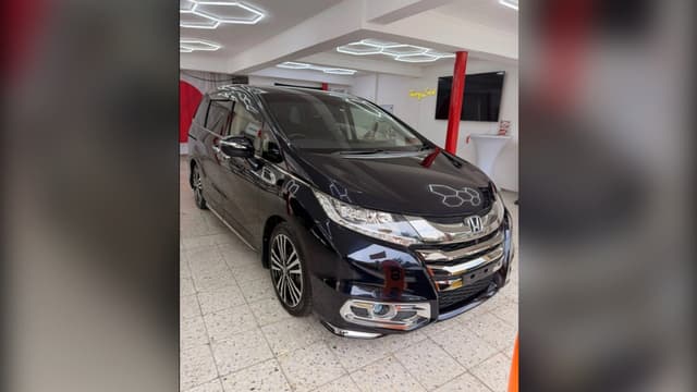 2015 Honda Odyssey JDM car for sale — photo 4 of 14