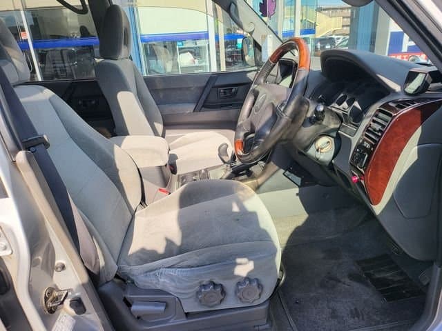 2000 Mitsubishi Pajero JDM car for sale — photo 4 of 20