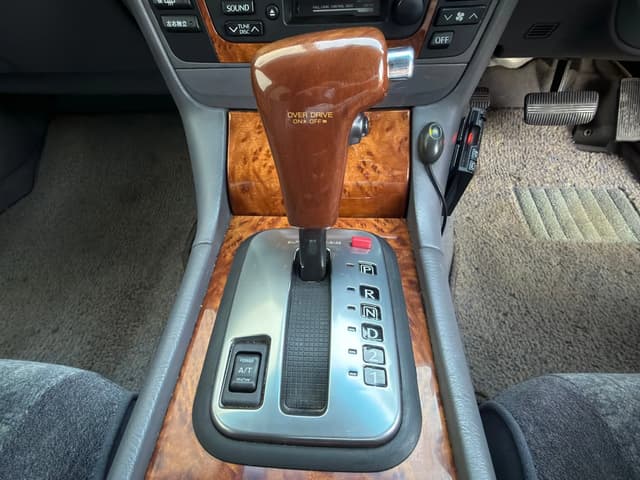2001 Nissan Gloria JDM car for sale — photo 19 of 22