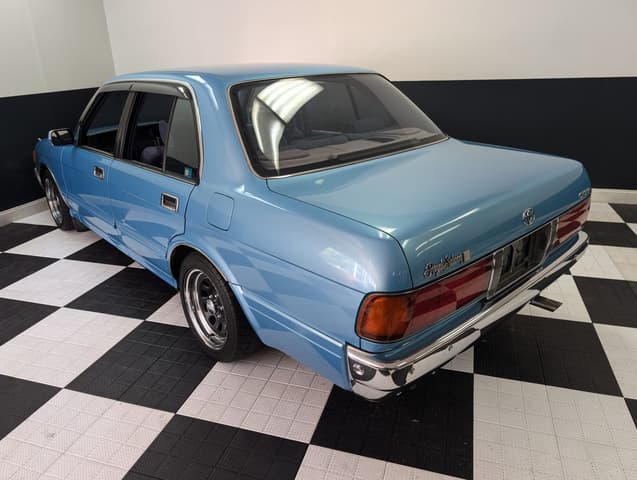 1995 Toyota Crown JDM car for sale — photo 4 of 25