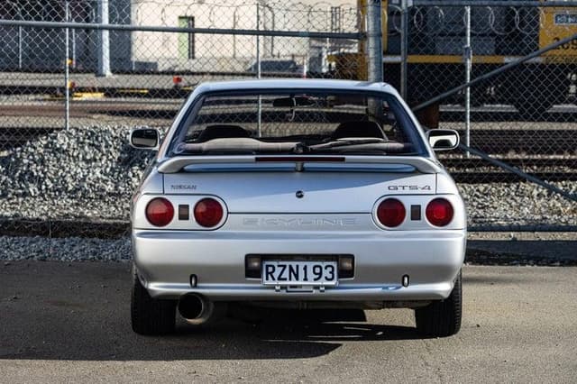 1993 Nissan Skyline JDM car for sale — photo 11 of 19