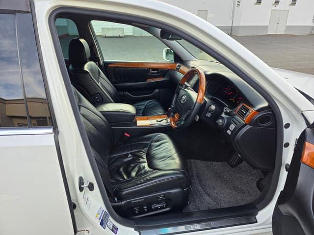 2001 Toyota Celsior JDM car for sale — photo 10 of 14