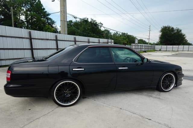 1998 Nissan Gloria JDM car for sale — photo 6 of 19