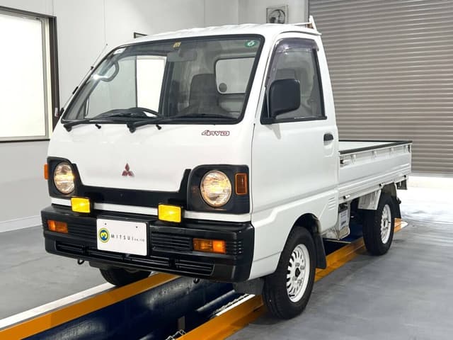 1992 Mitsubishi Minicab JDM car for sale — photo 2 of 24