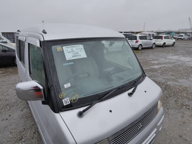 2002 Mitsubishi Town Box JDM car for sale — photo 12 of 25