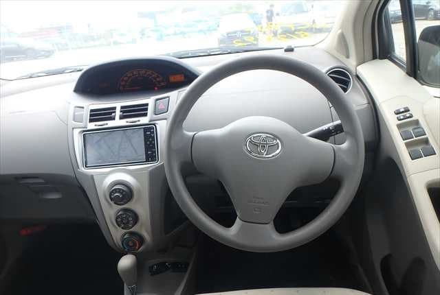 2009 Toyota Vitz JDM car for sale — photo 10 of 25