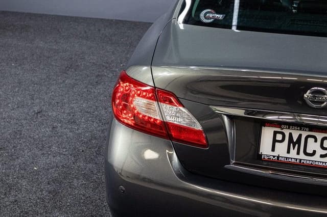 2012 Nissan Fuga JDM car for sale — photo 6 of 20