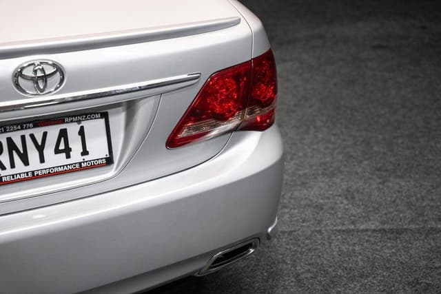 2008 Toyota Crown JDM car for sale — photo 9 of 18