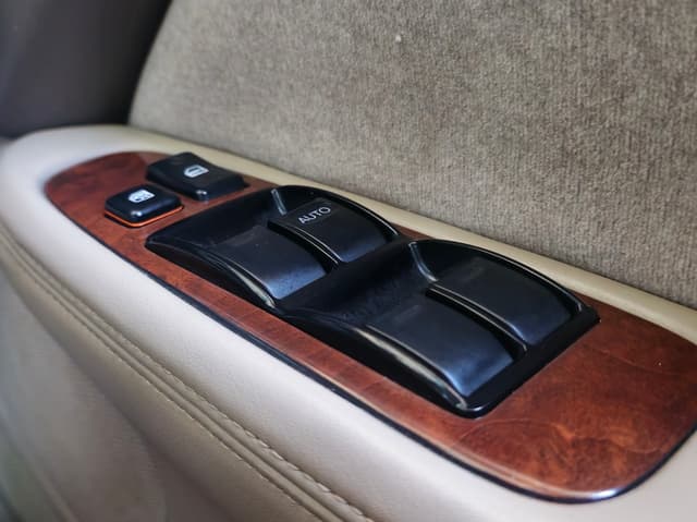 1995 Toyota Celsior JDM car for sale — photo 2 of 44