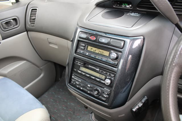 1998 Nissan Caravan JDM car for sale — photo 21 of 25