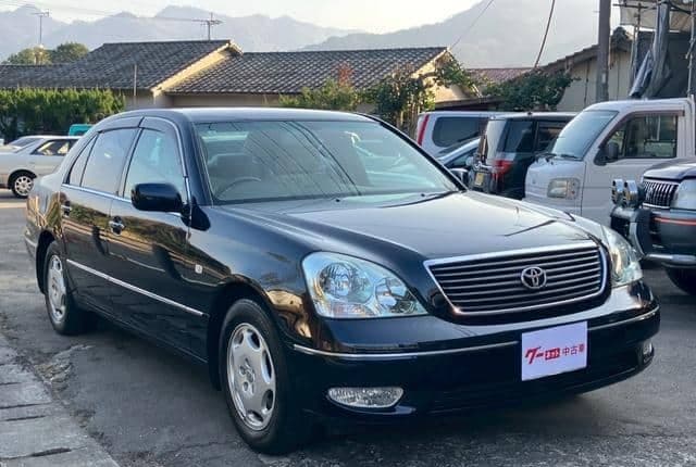 2002 Toyota Celsior JDM car for sale — photo 3 of 20