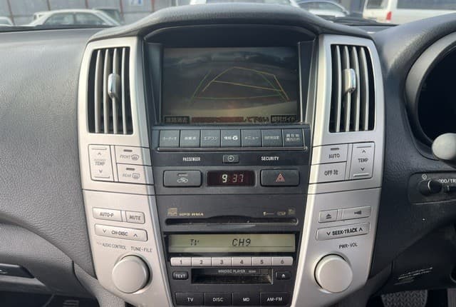 2009 Toyota Harrier JDM car for sale — photo 8 of 25