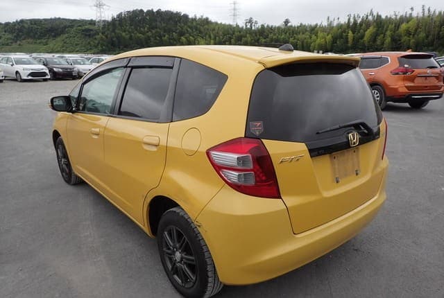 2010 Honda Fit JDM car for sale — photo 3 of 25
