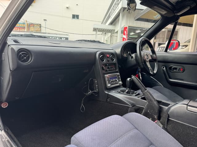 1992 Mazda Roadster (Eunos Roadster / MX-5) JDM car for sale — photo 24 of 25