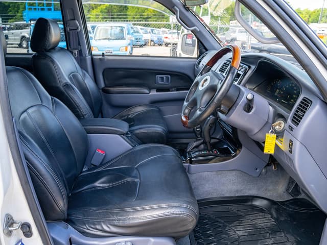 1998 Toyota Hilux Surf JDM car for sale — photo 12 of 17