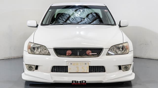 1999 Toyota Altezza JDM car for sale — photo 2 of 25