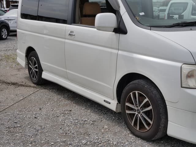 2001 Honda Stepwagon JDM car for sale — photo 10 of 25