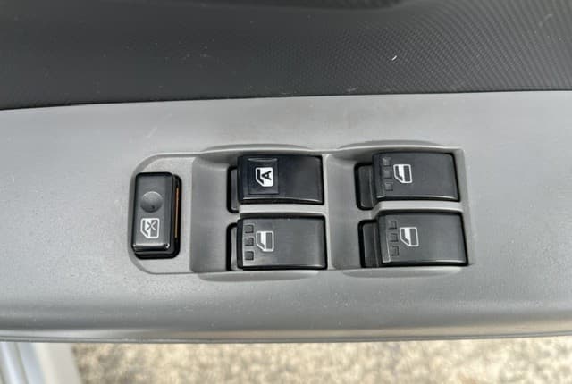2009 Toyota JDM car for sale — photo 16 of 25