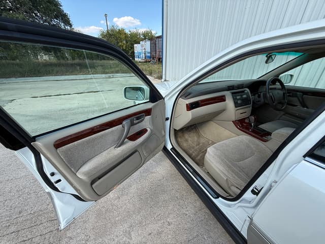1999 Toyota Crown JDM car for sale — photo 9 of 21