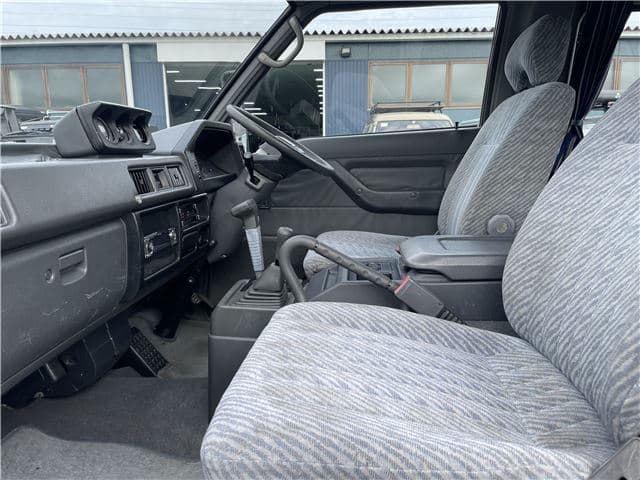 1995 Mitsubishi Delica JDM car for sale — photo 13 of 25