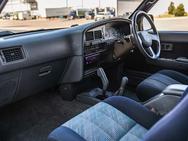 1995 Toyota Hilux Surf JDM car for sale — photo 21 of 24