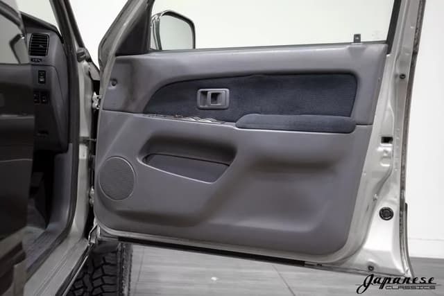 1999 Toyota Hilux JDM car for sale — photo 19 of 25