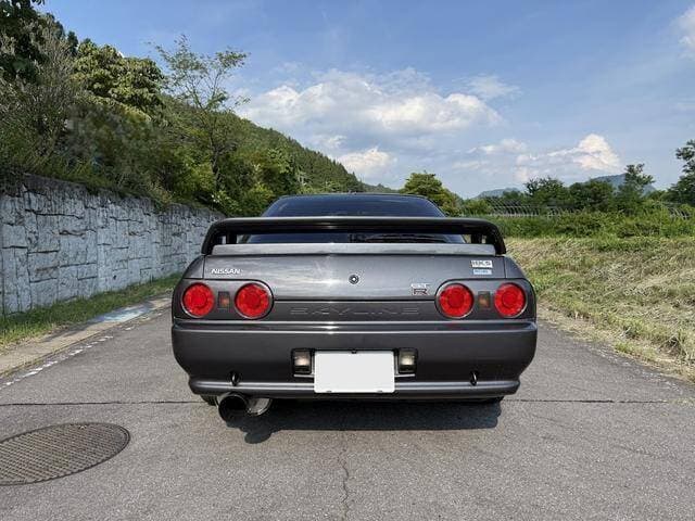 1992 Nissan Skyline JDM car for sale — photo 2 of 19