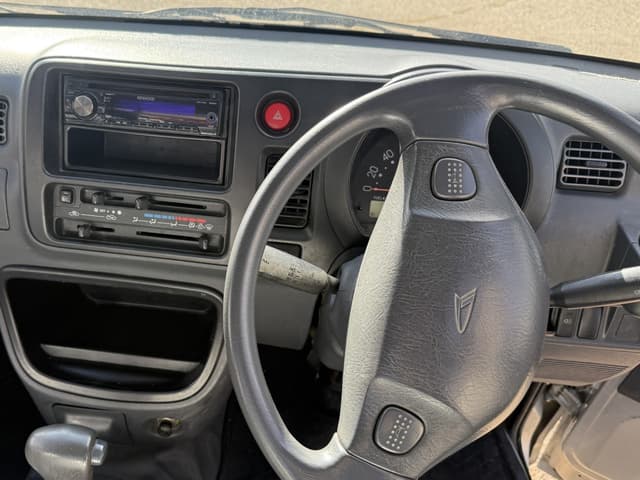 2005 Daihatsu Hijet JDM car for sale — photo 10 of 10