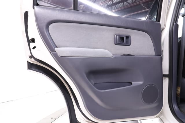 1999 Toyota Hilux Surf JDM car for sale — photo 23 of 25