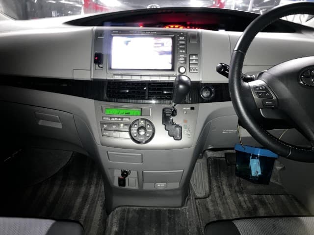 2007 Toyota Estima JDM car for sale — photo 14 of 20