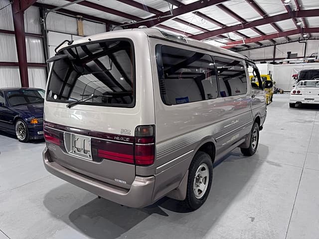 1995 Toyota HiAce JDM car for sale — photo 6 of 25