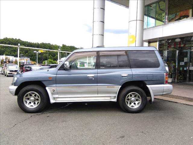 1997 Mitsubishi Pajero JDM car for sale — photo 9 of 25