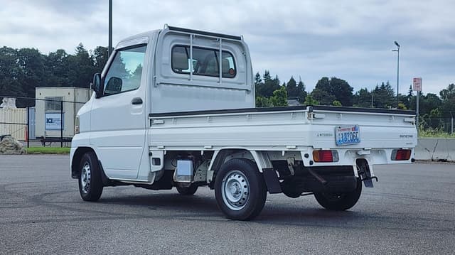 2001 Mitsubishi Minicab JDM car for sale — photo 3 of 21