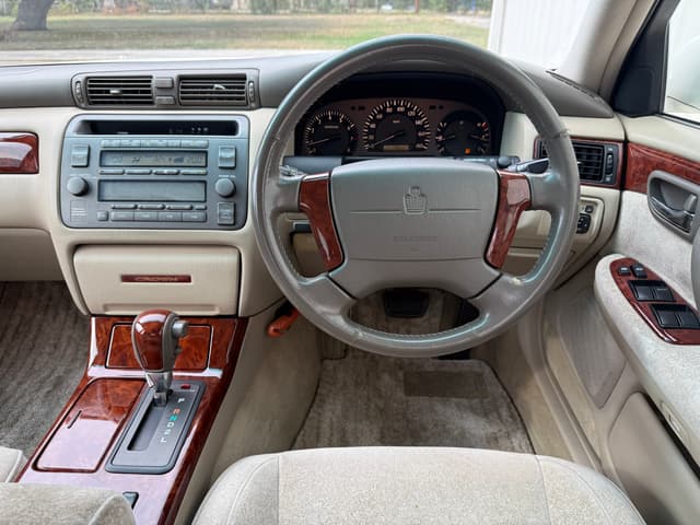 2000 Toyota Crown JDM car for sale — photo 20 of 21