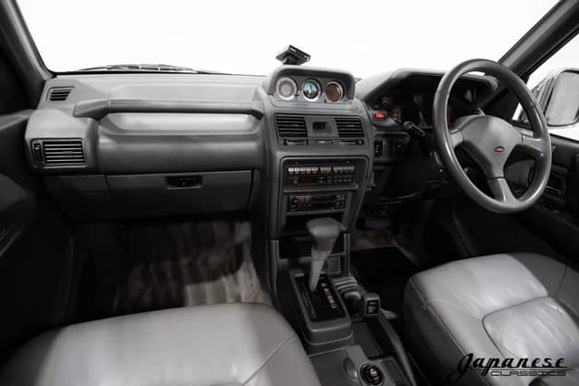 1992 Mitsubishi Pajero JDM car for sale — photo 9 of 25