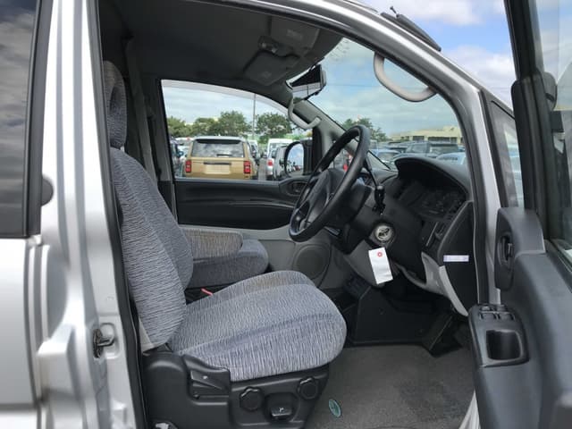 2002 Mitsubishi Delica JDM car for sale — photo 16 of 25