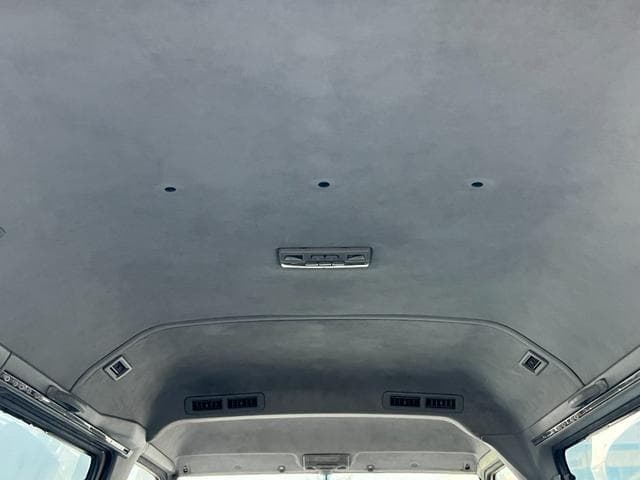 1996 Mitsubishi Delica JDM car for sale — photo 20 of 25