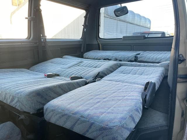 1991 Mitsubishi Delica JDM car for sale — photo 17 of 25