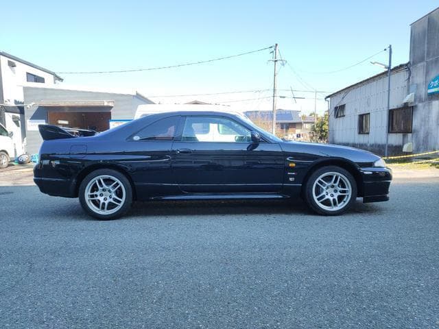 1995 Nissan Skyline JDM car for sale — photo 4 of 21
