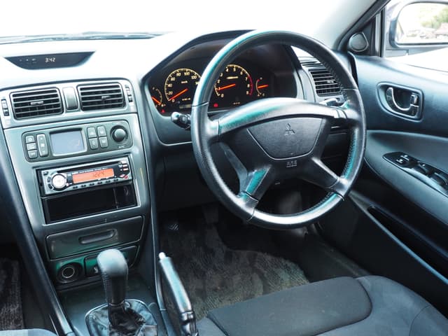 2001 Mitsubishi Legnum JDM car for sale — photo 21 of 25