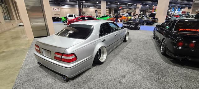 1996 Nissan Cima JDM car for sale — photo 9 of 10