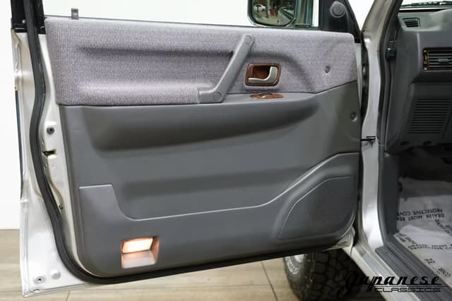 1998 Mitsubishi Pajero JDM car for sale — photo 22 of 25