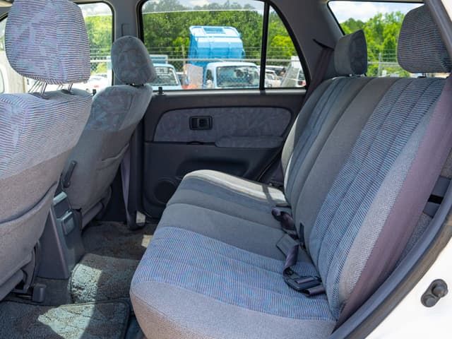 1999 Toyota Hilux Surf JDM car for sale — photo 14 of 16