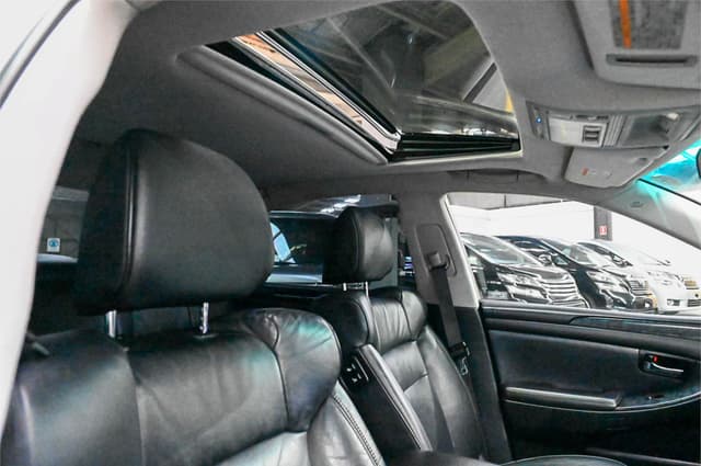 2007 Toyota Crown JDM car for sale — photo 15 of 25