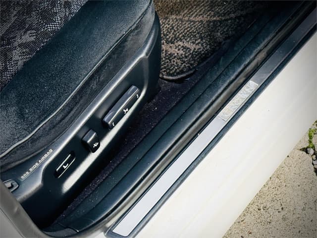 2003 Toyota Crown JDM car for sale — photo 21 of 25